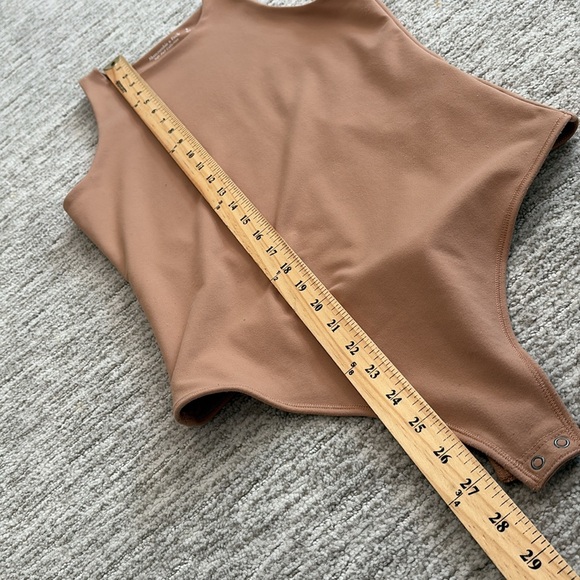 Abercrombie & Fitch Soft A&F Collection Crew Tank Bodysuit Size Small Nude - Picture 3 of 10